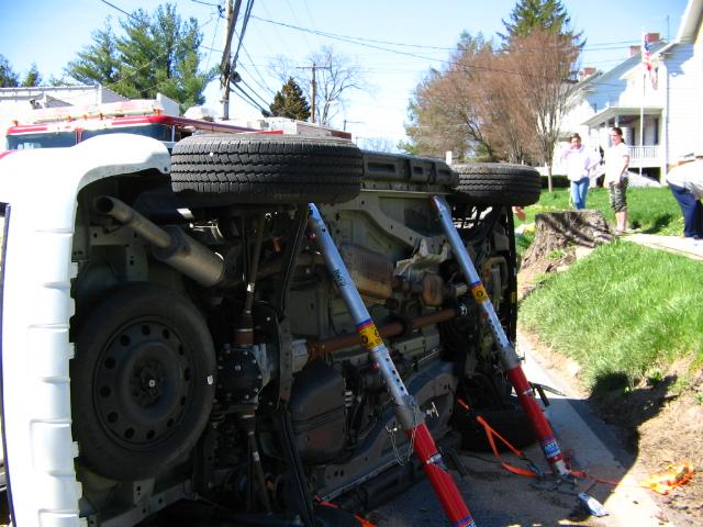 MVC with entrapment. Rt.31(High St.)/Railroad Tracks, New Windsor (Station 10)